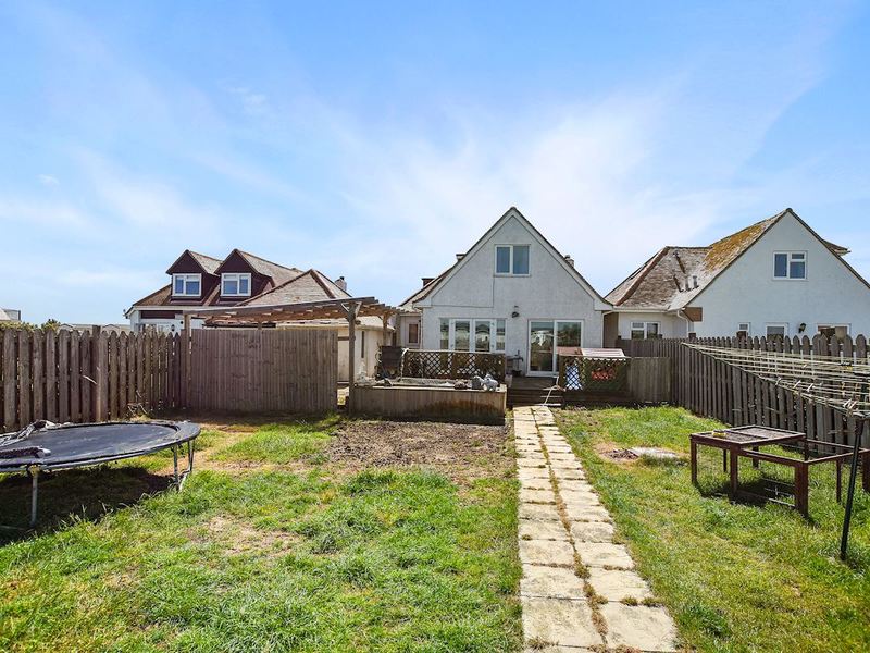 5 Bed House Detached For Sale in Chichester